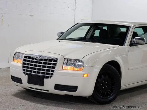2005 Chrysler 300 Base
