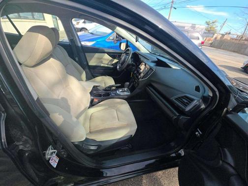 Crystal Black Silica 2019 Subaru Impreza 2.0i