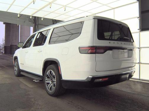 2023 Jeep Wagoneer L Series II 4x4