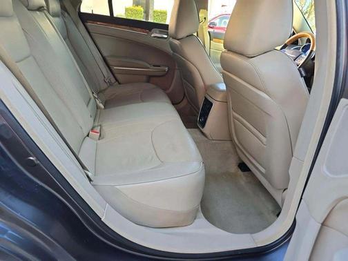 2014 Chrysler 300C Base