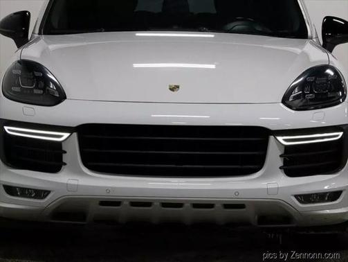 2016 Porsche Cayenne GTS