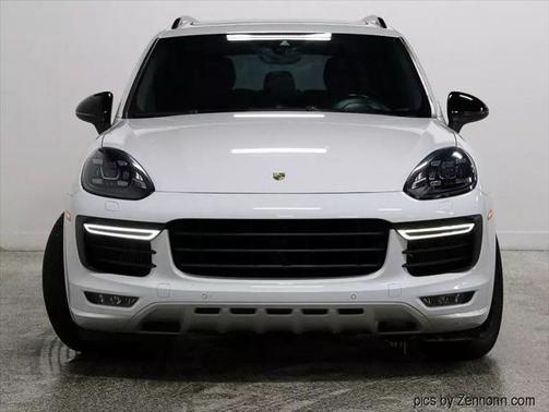 2016 Porsche Cayenne GTS