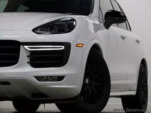 2016 Porsche Cayenne GTS