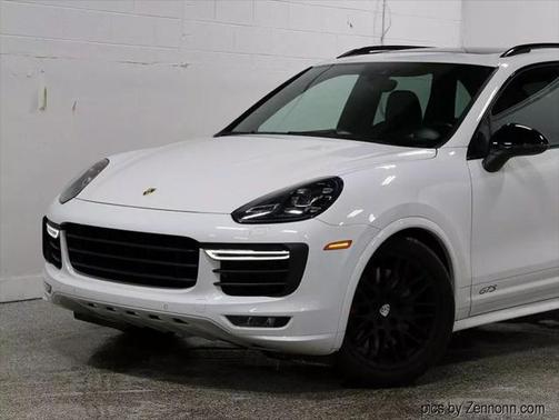 2016 Porsche Cayenne GTS