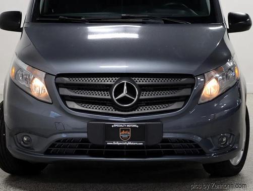 2016 Mercedes-Benz Metris Base