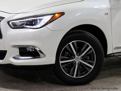 2017 INFINITI QX60 Base