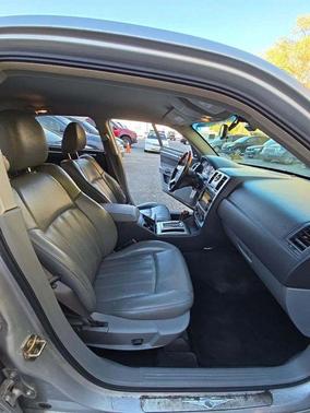 2005 Chrysler 300C Base