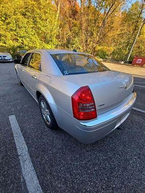 2005 Chrysler 300C Base
