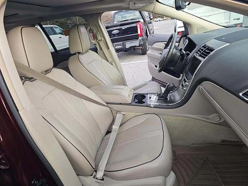 2011 Lincoln MKX Base