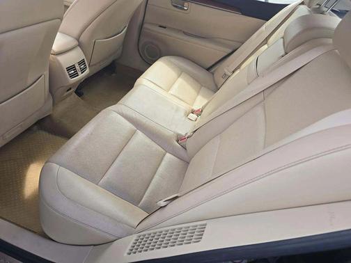 2013 Lexus ES 300h Base