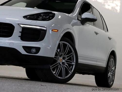 2017 Porsche Cayenne Platinum Edition