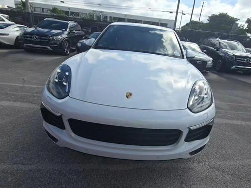 2017 Porsche Cayenne Platinum Edition