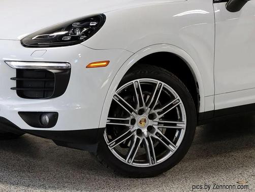 2017 Porsche Cayenne Platinum Edition