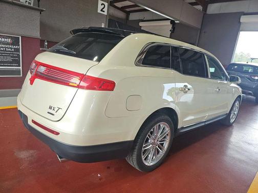 Platinum Dune Metallic Tri-Coat 2016 Lincoln MKT EcoBoost