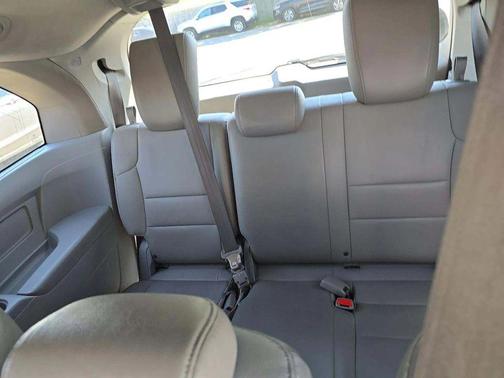 Alabaster Silver Metallic 2013 Honda Odyssey EX-L