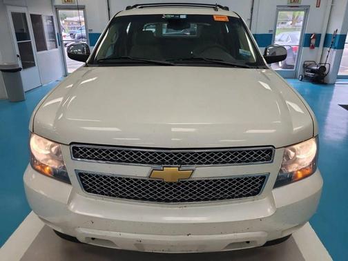 White Diamond Tricoat 2013 Chevrolet Avalanche LTZ