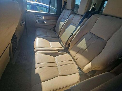 2016 Land Rover LR4 Base