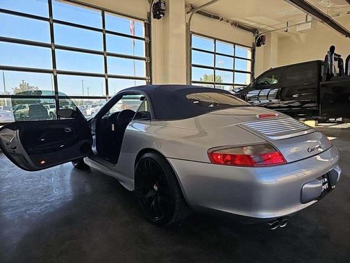 2003 Porsche 911 Carrera 4