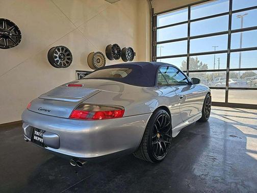 2003 Porsche 911 Carrera 4