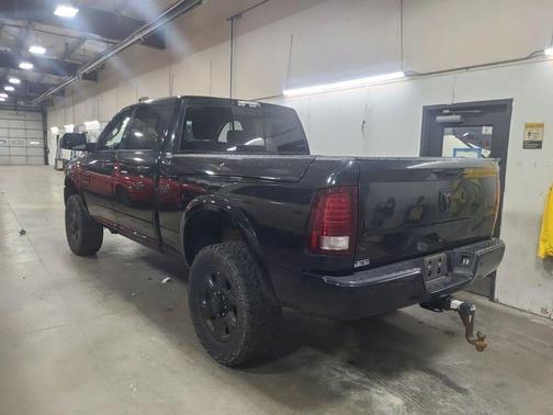Brilliant Black Crystal Pearlcoat 2016 RAM 2500 Laramie