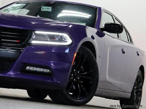 Plum Crazy Pearlcoat 2016 Dodge Charger R/T