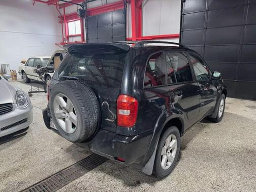 2004 Toyota RAV4 Base