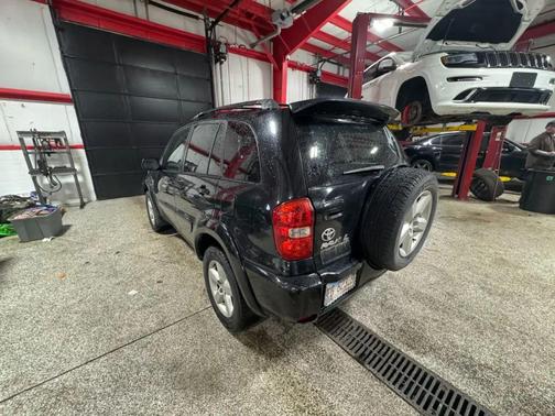 2004 Toyota RAV4 Base