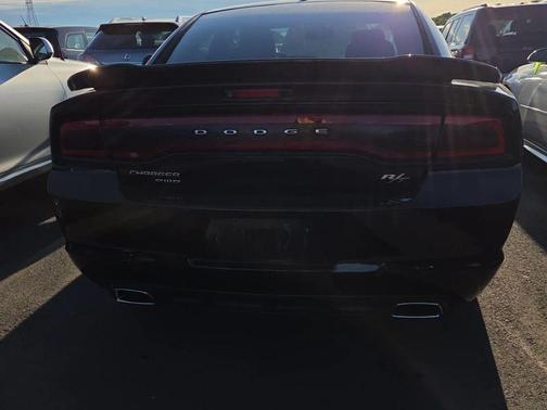 Pitch Black 2014 Dodge Charger R/T