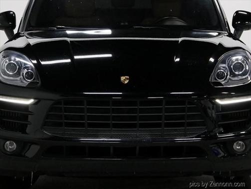 2017 Porsche Macan Base