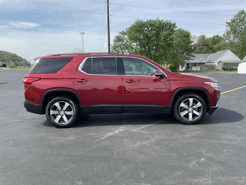 Cajun Red Tintcoat 2021 Chevrolet Traverse LT Leather