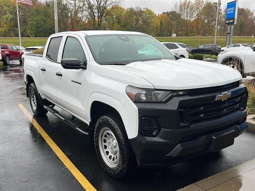 2024 Chevrolet Colorado WT