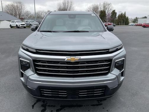 Sterling Gray Metallic 2024 Chevrolet Traverse RS