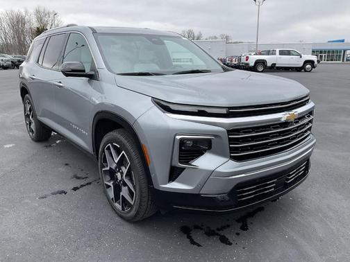 Sterling Gray Metallic 2024 Chevrolet Traverse RS