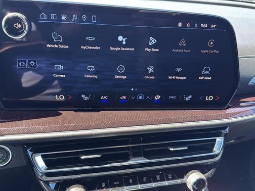Sandstone Gray 2026 Chevrolet Traverse Z71