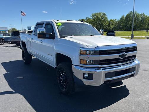 Summit White 2018 Chevrolet Silverado 2500 LT