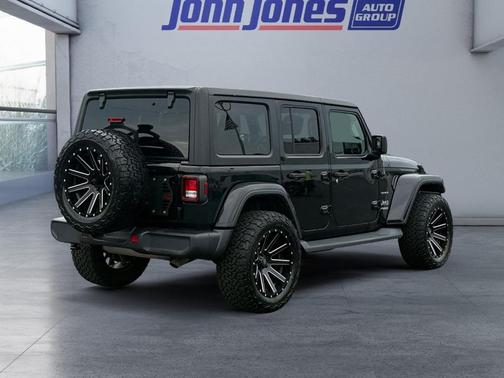 Black Clearcoat 2020 Jeep Wrangler Unlimited Sahara