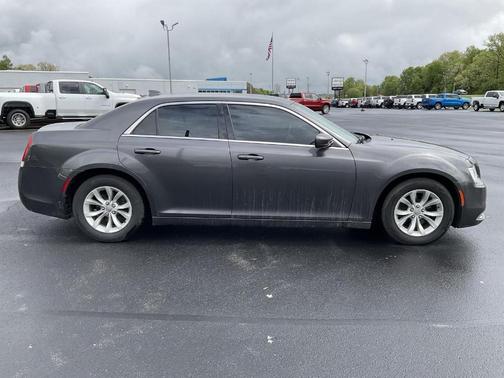 2016 Chrysler 300 Limited