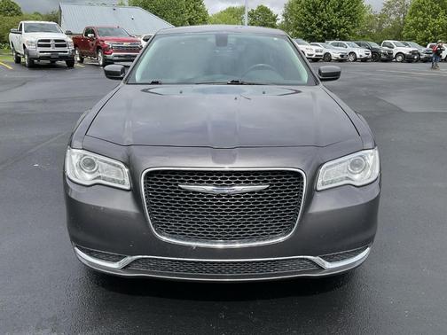 2016 Chrysler 300 Limited