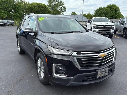 2022 Chevrolet Traverse LT Cloth