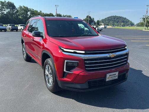 2025 Chevrolet Traverse LT