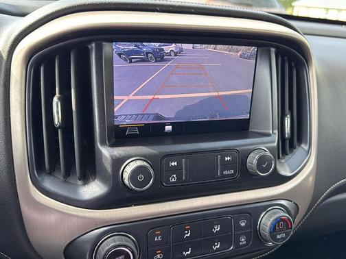 Onyx Black 2022 GMC Canyon Denali