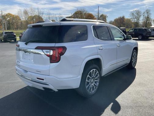 2023 GMC Acadia Denali