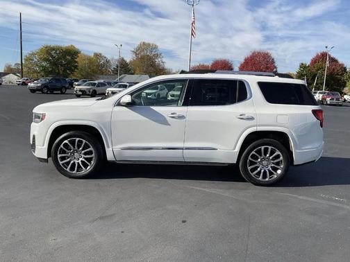 2023 GMC Acadia Denali