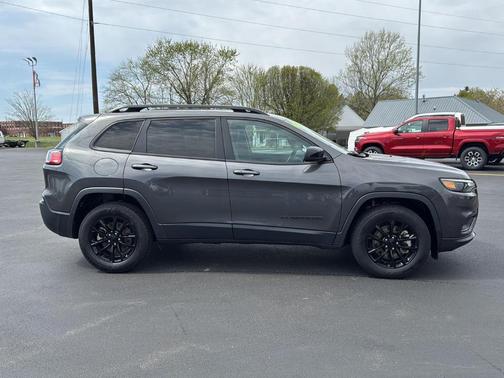 2023 Jeep Cherokee Altitude Lux