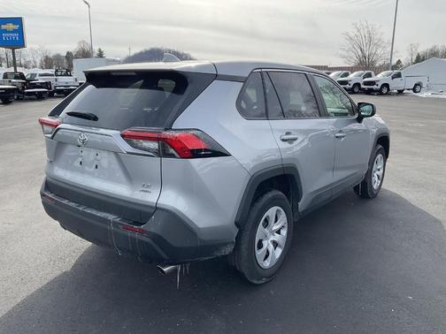 2025 Toyota RAV4 LE