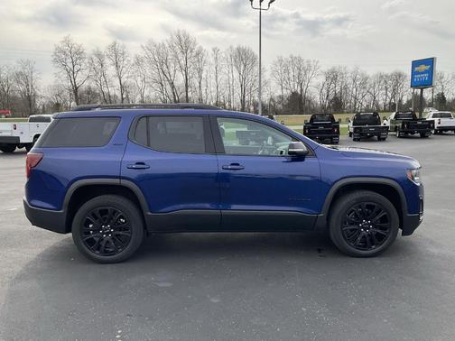 2023 GMC Acadia SLT