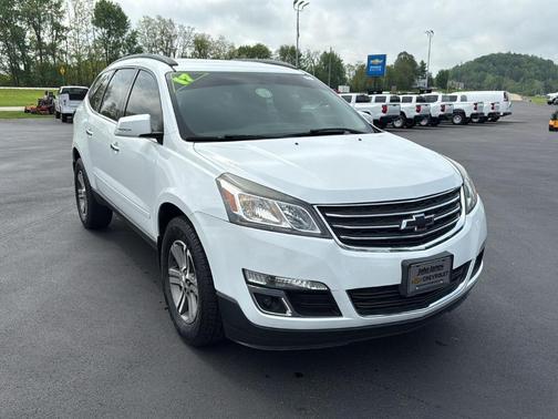 2017 Chevrolet Traverse 2LT