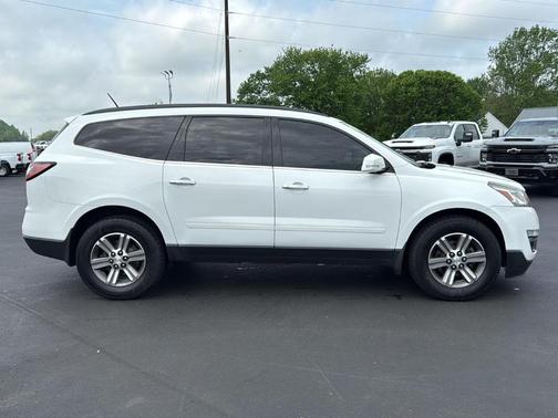 2017 Chevrolet Traverse 2LT