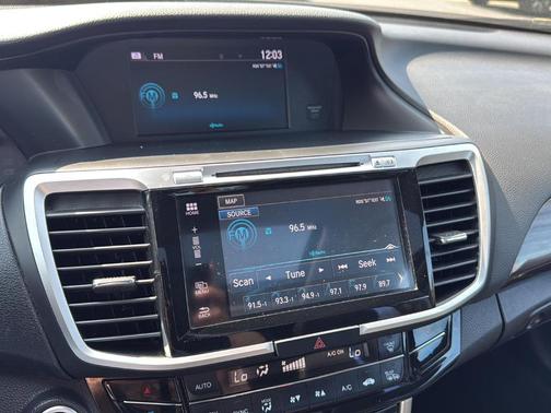 Modern Steel Metallic 2017 Honda Accord EX-L