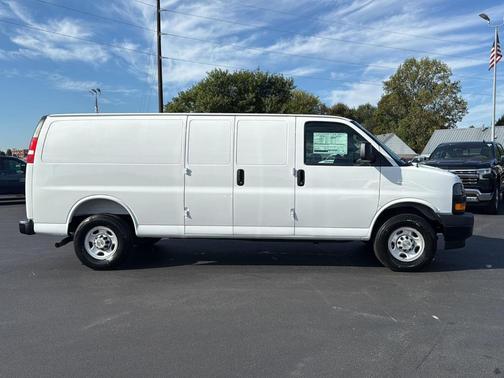 2025 Chevrolet Express 2500 Work Van